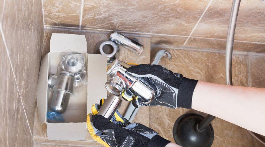 Professional gutter cleaning in Leetonia, OH